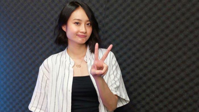 Pemain film Shindy Huang disela berbincang di Redaksi Wartakotalive.com, Senin (11/4/2022). Shindy Huang dikenal setelah membintangi film Bebas (2019) hingga series Pretty Little Liars versi Indonesia season pertama di 2020.