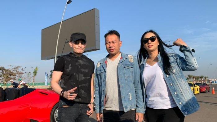 Soegimitro memberi terobosan dengan mengumpulkan puluhan artis dan influencer centang biru untuk berkolaborasi memainkan film branding di PIK 2, salah satunya Vicky Prasetyo dan Kalina Oktarani, Sabtu (11/9/2021).