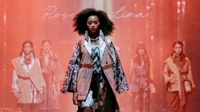 Koleksi Sofie X Rose.Ma.Lina ditampilkan dalam agenda Fashion Show Spotlight Celebrating Diversity garapan Indonesian Fashion Chamber (IFC) pada 4 Desember 2022 di Great Hall Pos Bloc Jakarta.