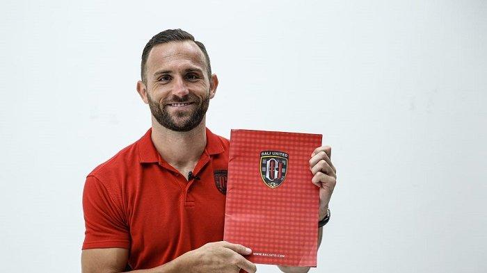 Striker Bali United, Ilija Spasojevic, memermanjang kontrak untuk tiga tahun ke depan.