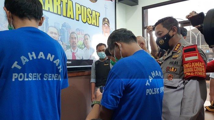Tiga calo rapid test Covid-19 di Stasiun Senen, Jakarta Pusat yang sediakan jasa pembuatan surat keterangan bebas influenza berhasil diringkus Polsek Senen, Sabtu (19/12/2020).