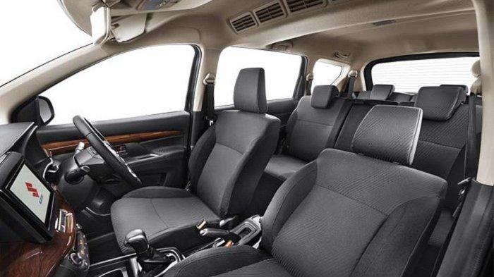Ubahan warna hitam pada interior Suzuki All New Ertiga tipe GX dan Suzuki Sport yang kini menjadi black with wood grain pattern menjadi salah salah ubahan minor di awal 2020.