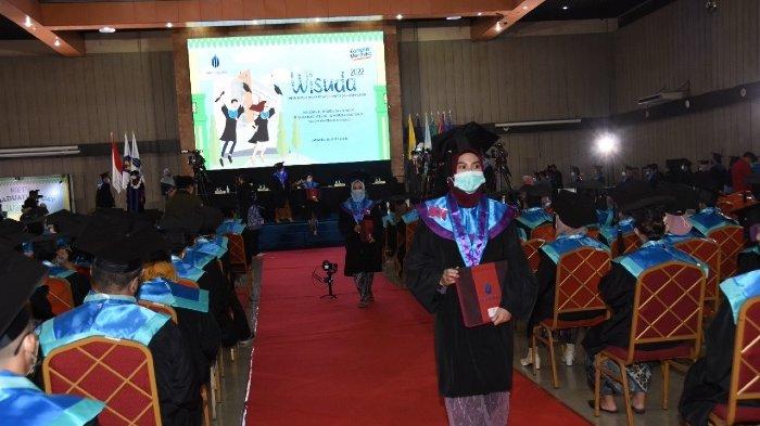 Wisuda program Diploma LI, Sarjana LV, Magister XLII dan Doktor IV Periode III Tahun Akademik 2021/2022 Universitas Mercu Buana (UMB) digelar di Auditorium Rektorat Kampus Meruya, Jakarta Barat, Senin (25/7/2022) sampai Kamis (28/7/2022).