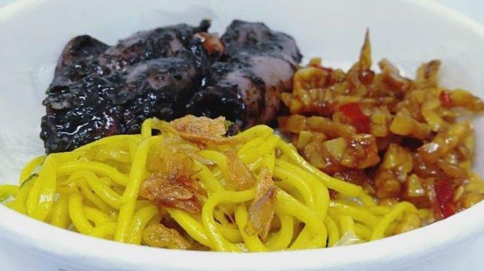 Salah satu menu masakan khas Jawa Timur di Warung Surabaya Ning Inul yang berada di salah satu foodcourt Pasar Segar, Cinere, Depok, Jawa Barat, Selasa (23/3/2021). Warung Surabaya Ning Inul dimiliki pasangan Nugroho Agung Prasetyo dan Kusnul Rachmawati.