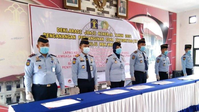 Rupbasan kelas II Pangkalpinang, memfasilitasi kegiatan Deklarasi Janji Kinerja Tahun 2021 Pencanangan Pembangunan Zona Integritas Menuju Wliayah Bebas dari Korupsi (WBK) dan Wilayah Birokrasi Bersih Melayani (WBBM) di wilayah Kementerian Hukum dan Hak Asasi Manusia Provinsi Bangka Belitung, Selasa (23/2/2021)