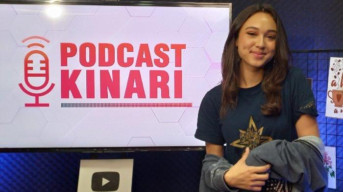 Pemain film dan sinetron Yasmin Napper berbincang bersama Wartakotalive.com disela mempromosikan film Satria Dewa Gatotkaca di Palmerah, Jakarta Pusat, Kamis (19/5/2022). Film Satria Dewa Gatotkaca tayang di bioskop mulai 9 Juni 2022.