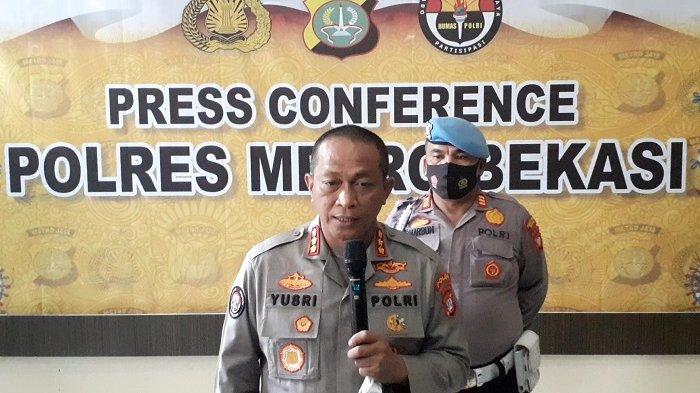 Kabid Humas Polda Metro Jaya, Kombes Yusri Yunus di Mapolres Metro Bekasi, Jalan Ki Hajar Dewantara, Cikarang, Kabupaten Bekasi, Jawa Barat, pada Selasa (6/10/2020).