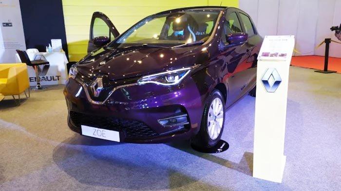 Renault Zoe, sebuah mobil listrik tipe city car yang tampil di ajang IIMS Hybrid 2021.