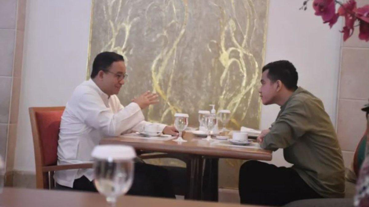 Calon presiden (capres) 2024 dari Partai Nasional Demokrat (NasDem) bertemu dengan Wali Kota Solo Gibran Rakabuming Raka pada Selasa (15/11/2022).