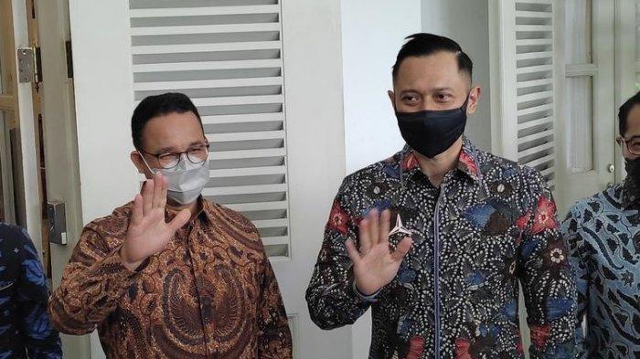 Gubernur DKI Jakarta Anies Baswedan (kiri) bersama Ketua Umum Partai Demokrat Agus Harimurti Yudhoyono (AHY) di Pendopo Balai Kota DKI Jakarta, Kamis (6/5/2021). Terbaru, Anies mejawab soal kemungkinan duet bareng AHY di 2024.