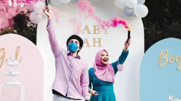 Atta Halilintar dan Aurel Hermansyah mengadakan pesta untuk merayakan jenis kelamin sang buah hati.