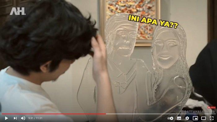 Atta Halilintar dan Aurel Hermasyah masih saja mendapatkan kiriman kado pernikahan.