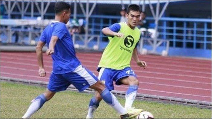 Bek Persib, Zalnando saat jalani latihan bersama pemain Persib Bandung lainnya