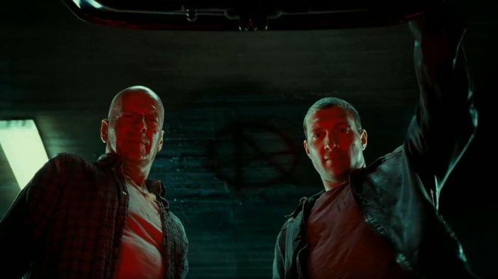 Cuplikan Film A Good Day to Die Hard