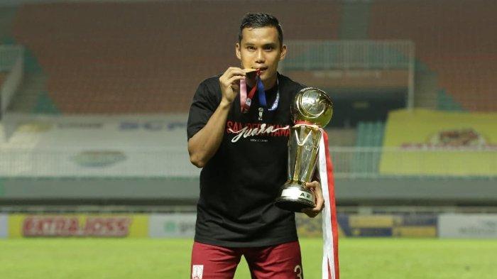 Eriyanto resmi kembali ke Persib Bandung seusai banyak berpetulang dengan beberapa tim di Liga Indonesia.