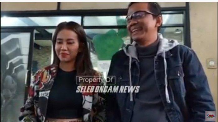 Doddy Sudrajat langsung tersenyum kecil saat mendengar Dewi Zuhriati dihujat pada Kamis (15/9/2022).