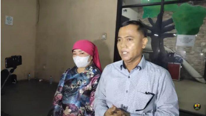 Faisal dan Dewi Zuhriati pada Sabtu (17/9/2022). Terbaru Faisal komentari Fuji dianggap minder bertemu keluarga Gen Halilintar pada Senin (20/9/2022).