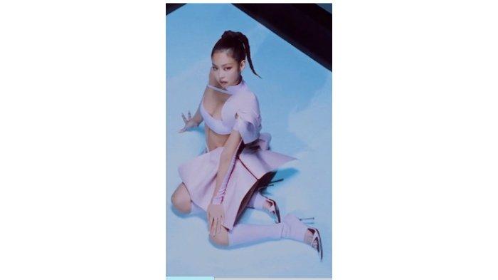 Foto teaser Jennie Blackpink yang diunggah oleh YG Entertainment.