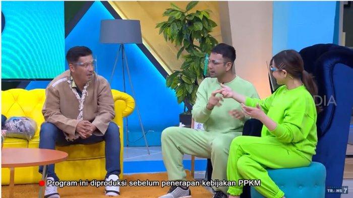 Raffi Ahmad menawarkan posisi Nagita Slavina sebagai co-host acara OKAY BOS pada Gading Marten, Senin (18/1/2021).