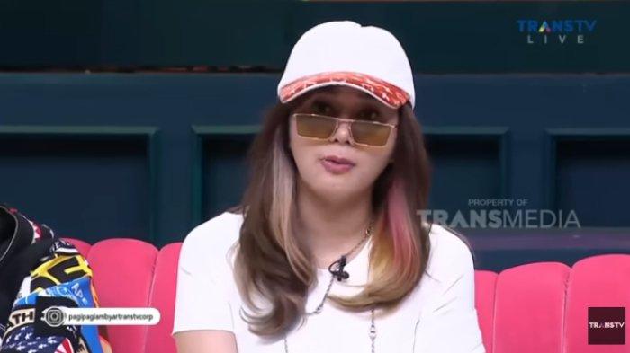 Denise Chariesta pada Senin (13/6/2022). Terbaru. Denise Chariesta mengku ingin menjenguk Medina Zein di tahanan pada Jumat (8/7/2022).