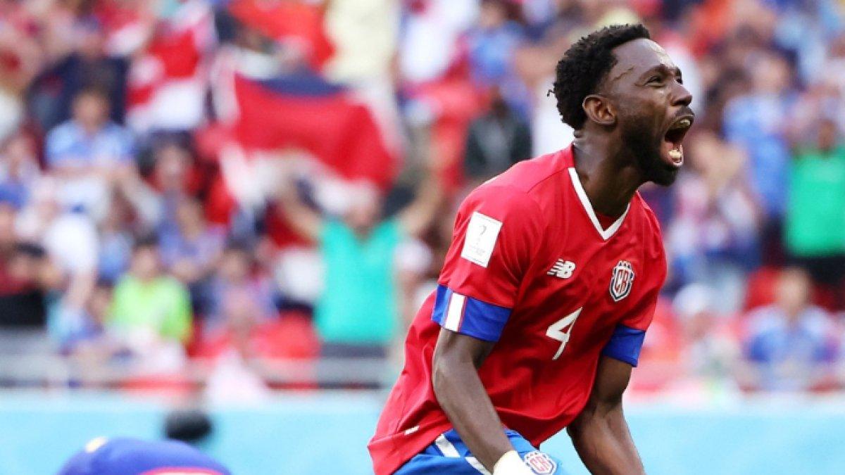 Fullback Kosta Rika, Keysher Fuller berselebrasi seusai menjebol gawang Timnas Jepang dalam lanjutan match day kedua babak penyisihan grup E Piala Dunia 2022 Qatar di Stadion Ahmed bin Ali pada Minggu (27/11/2022) pukul 17.00 WIB.
