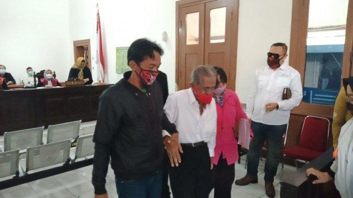 Koswara (85) yang digugat anaknya Rp 3 miliar.
