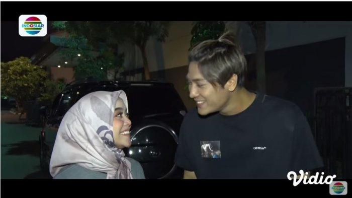 Lesti Kejora dan Rizky Billar dalam kanal YouTube Indosiar, Senin (9/11/2020). Lesti Kejora buka suara soal kabar pernikahan dan ramalan orang ketiga dalam hubungan bersama Rizky Billar.