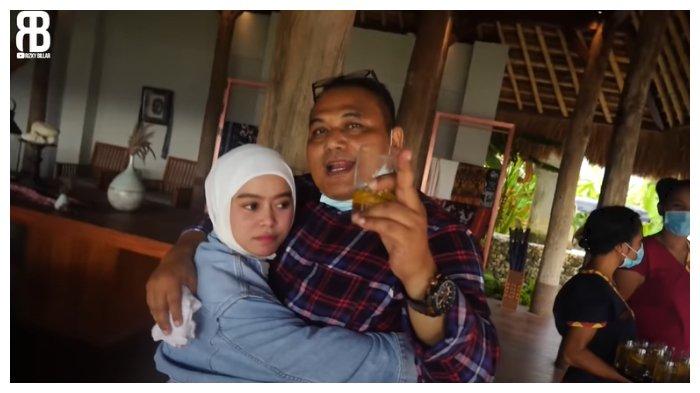 Lesti Kejora peluk manja Izhar Wilendra, Jumat (15/1/2021).