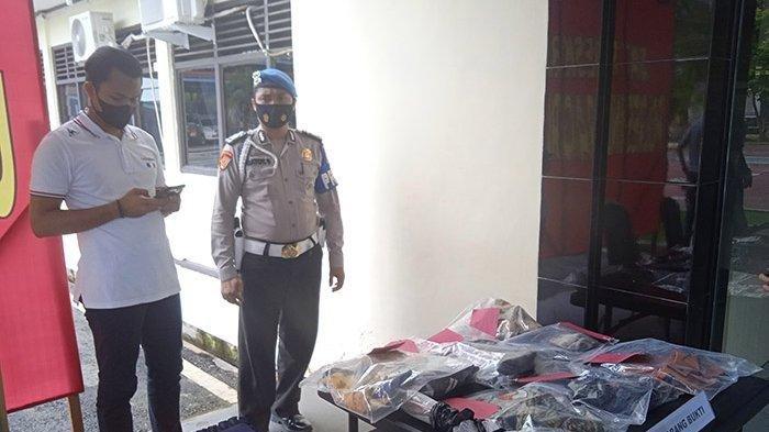 Barang bukti tersangka yang menghilangkan nyawa remaja 14 tahun di Batang Gansal Inhu.