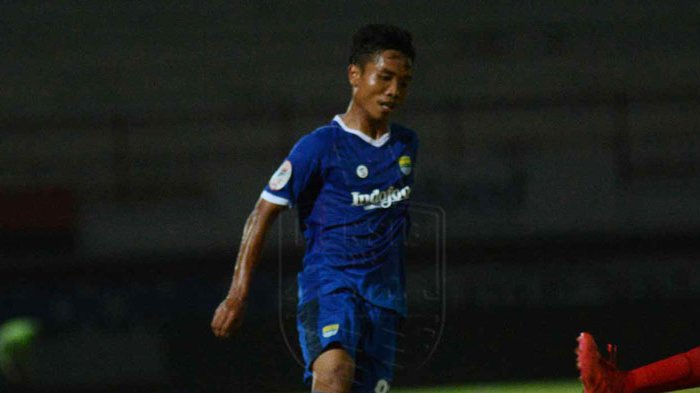Pemain bertahan Persib U-19 Mario Jardel. Mario Gomez panggil Mario Jardel ke Balikpapan untuk bergabung dengan Persib senior yang akan menghadapi Madura United.