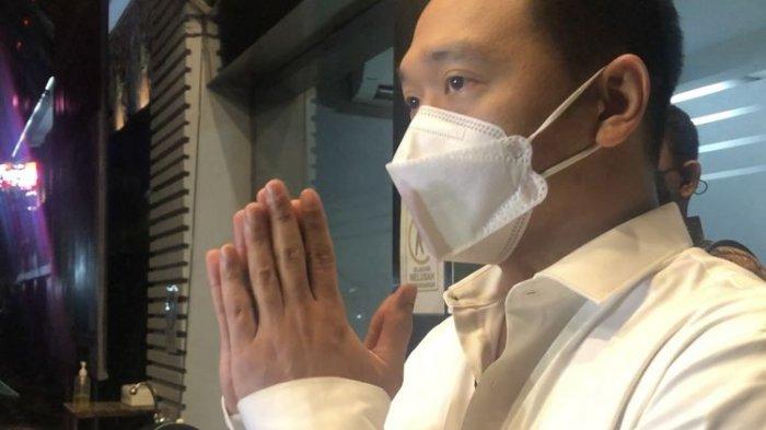 Michael Yukinobu de Fretes setelah menjalani pemeriksaan kasus video syur 19 detik di Ditreskrimsus Polda Metro Jaya, Senin (4/1/2021).