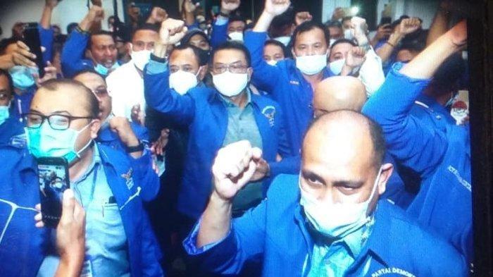 Jenderal Purn Moeldoko tiba di arena Kongres Luar Biasa (KLB) Partai Demokrat di Hotel The Hill, Sibolangit, Kabupaten Deliserdang, Sumatera Utara, Jumat (5/3/2021). Moeldoko terpilih sebagai Ketua Umum Partai Demokrat versis KLB Sumut.