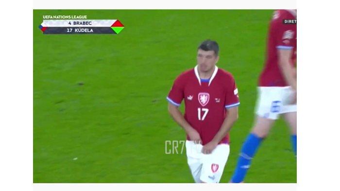 Ondrej Kudela saat diturunkan Timnas Ceko di laga kontra Portugal dalam UEFA Nations League.