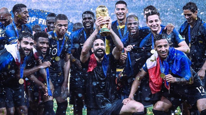 Para pemain Perancis merayakan kemenangan di Piala Dunia 2018