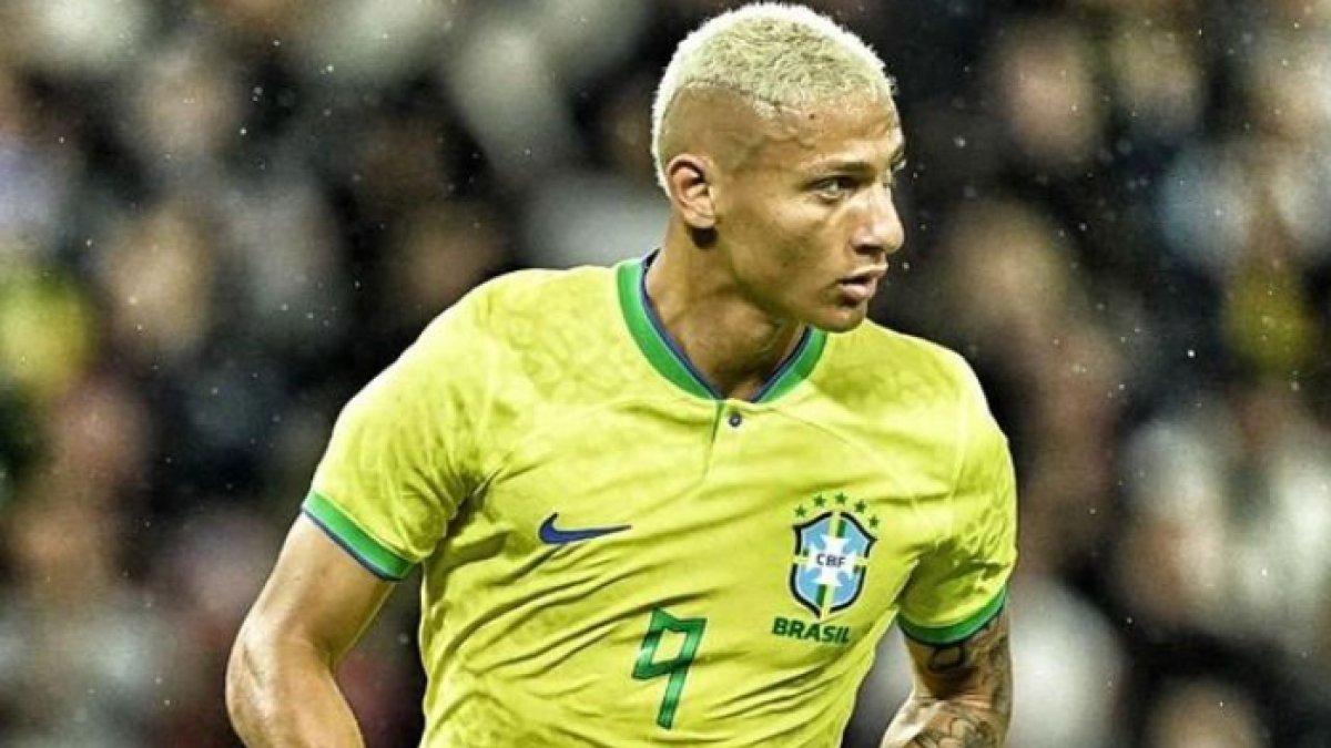 Pemain bintang Timnas Brasil, Richarlison yang berhasil membawa kemenangan pertama Brasil di Piala Dunia 2022 Qatar.