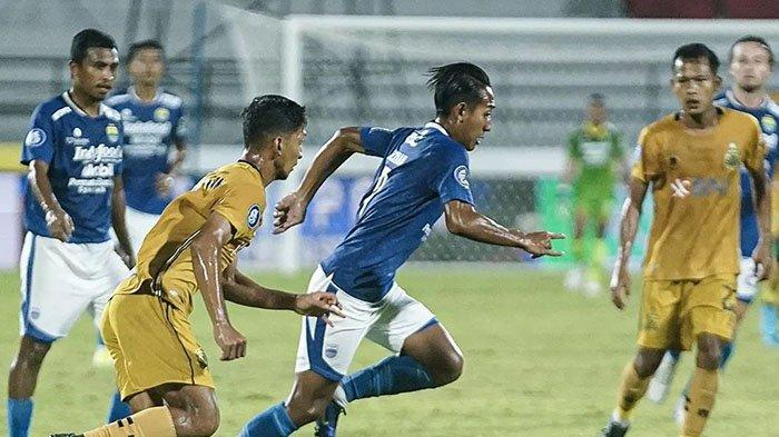 Cuplikan babak pertama Persib Bandung vs Bhayangkara FC. Hasil Babak Pertama Persib Bandung Vs Bhayangkara FC: Maung Bandung dan The Guardian Masih Sama Kuat.