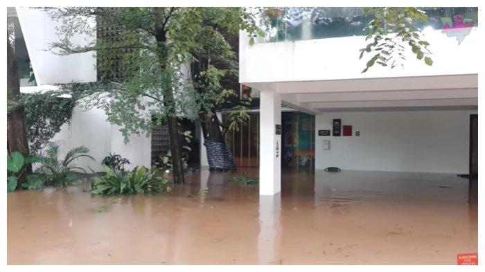 Potret rumah Irish Bella dan Ammar Zoni saat terendam banjir