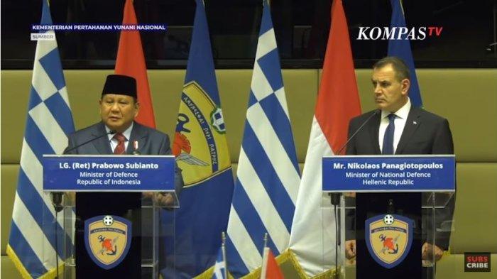 Menteri Pertahanan Prabowo Subianto berbicara di depan Menteri Pertahanan Yunani, Nikolaos Panagiotopoulos, saat pertemuan di Kota Athena, Yunani, pada Jumat (11/3/2022). Prabowo jelaskan posisi Indonesia dalam konflik antara Rusia dan Ukraina.