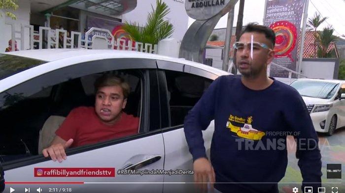Presenter Raffi Ahmad ingin menunjukkan tempat untuk kawin kontrak pada artis Billy Syahputra.