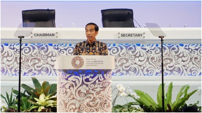 Presiden Joko Widodo memberikan sambutan pembuka pada Annual Meeting International Monetary Fund World Bank Group (IMF-WB), di Nusa Dua Hall, Bali Nusa Dua Convention Center (BNDCC), Bali, Jumat (12/10) pagi.