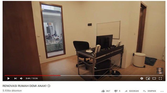 Ruang kerja baru Raditya Dika.