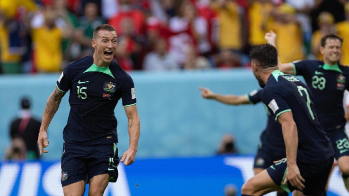 Selebrasi gol striker Timnas Australia Mitch Duke di laga kontra Tunisia.