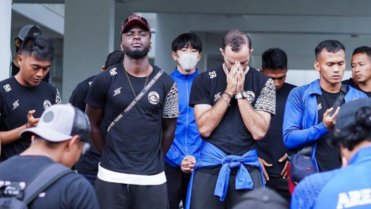 Skuad Arema FC sedang bersiap menuju Semarang, Jawa Tengah untuk menghadapi PSIS Semarang dalam lanjutan Liga 1 2022 pekan ke-19, Kamis (19/1/2023).