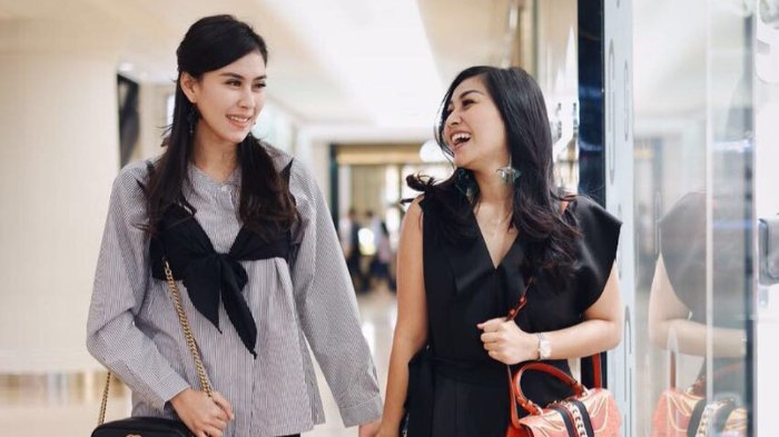Syahnaz Sadiqah dan Nisya Ahmad