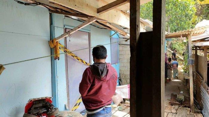 Foto Rumah Ayu Khasiatni (32), yang ditemukan tewas di rumahnya, Hang Kasturi, RT 03 RW 01, Kelurahan Tanjunguma, Kecamatan Lubuk Baja, Kota Batam, Provinsi Kepri, Minggu, (14/3/2021).