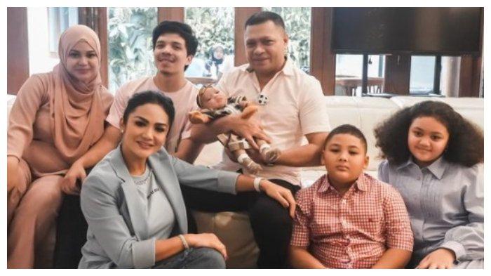 Unggahan Aurel Hermansyah pada Rabu (23/3/2022)