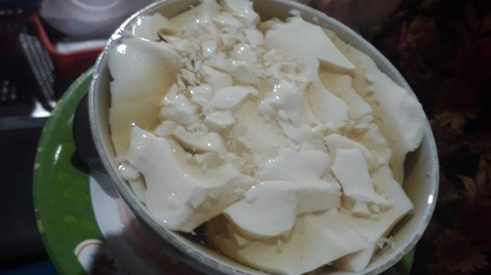 Wedang Tahok di Warung 'Wedangan Sik' milik Bu Halim.