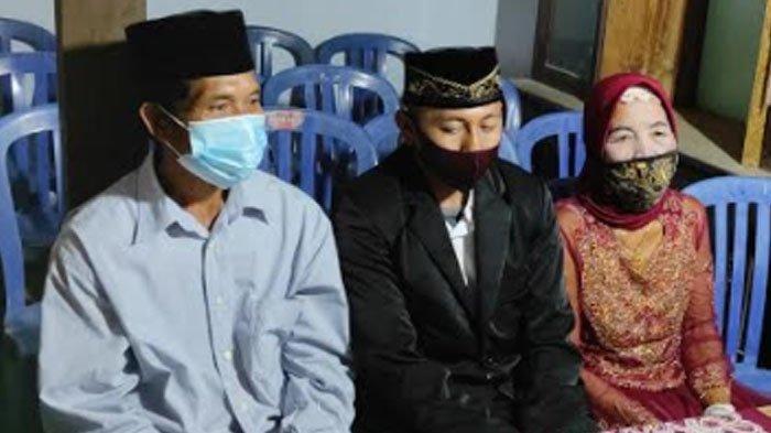 Yainem, nenek 76 tahun nikahi pemuda 29 tahun bernama Jamhar Ali Nursahid warga Desa Mrayan, Kecamatan Ngrayun, Ponorogo, Jawa Timur, Jumat (27/11/2020).