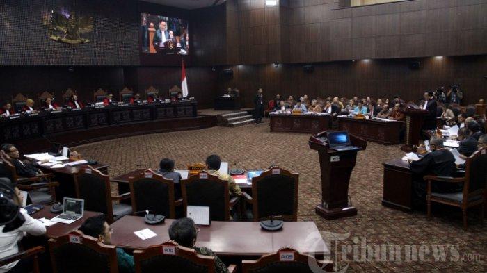 Suasana sidang kedua sengketa hasil Pemilihan Presiden (Pilpres) 2019 di Gedung Mahkamah Konstitusi (MK), Jakarta Pusat, Selasa (18/6/2019).